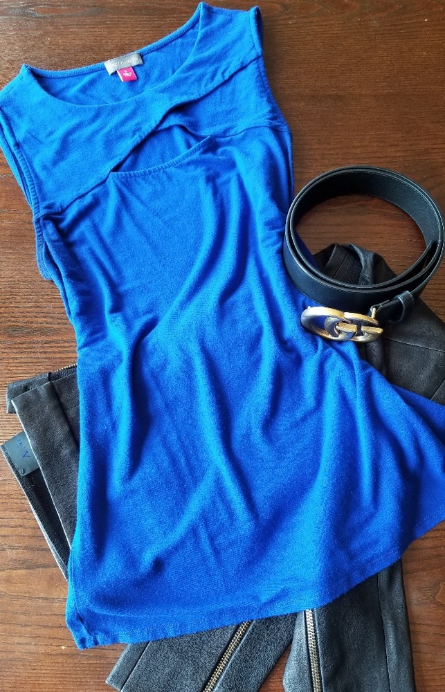 Vince Camuto Cutout Top in Royal Blue💙🖤💙